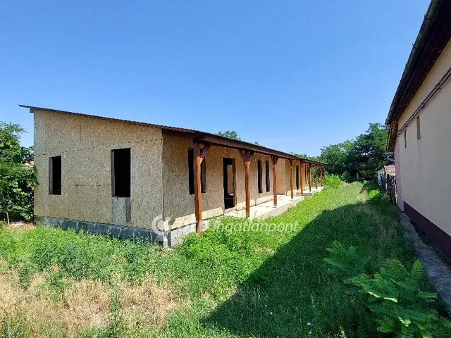 Eladó ház Abádszalók 161 nm