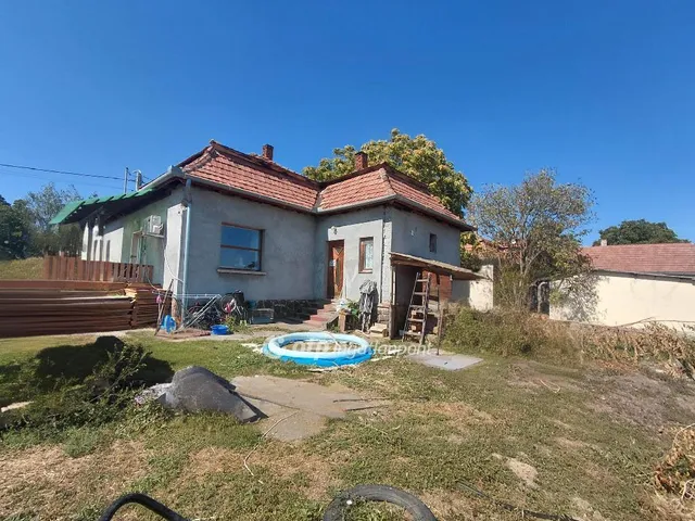 Eladó ház Pusztamonostor 81 nm