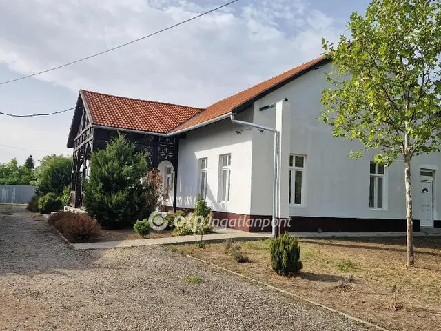 Eladó lakás Tápiószele 62 nm