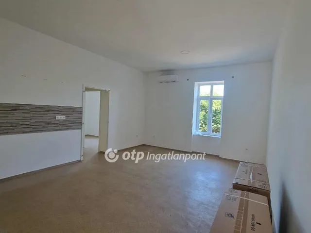 Eladó lakás Tápiószele 66 nm