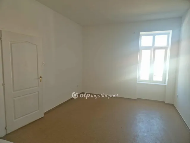 Eladó lakás Tápiószele 62 nm