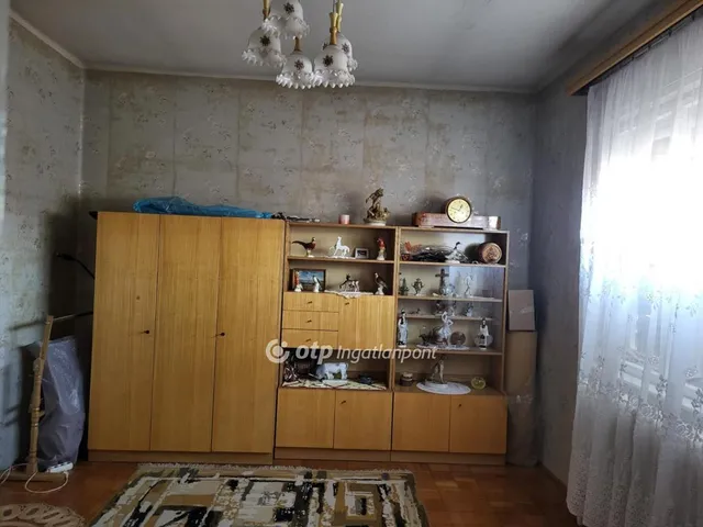 Eladó ház Pusztamonostor 203 nm