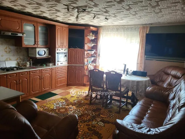 Eladó ház Pusztamonostor 203 nm