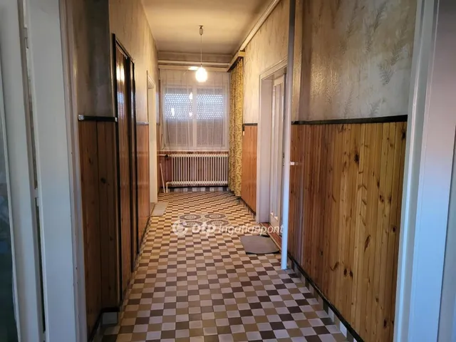 Eladó ház Pusztamonostor 203 nm