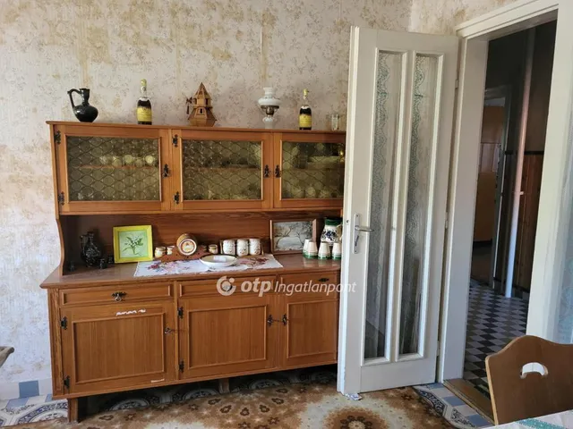 Eladó ház Pusztamonostor 203 nm