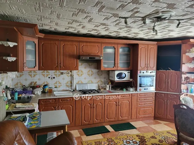 Eladó ház Pusztamonostor 203 nm