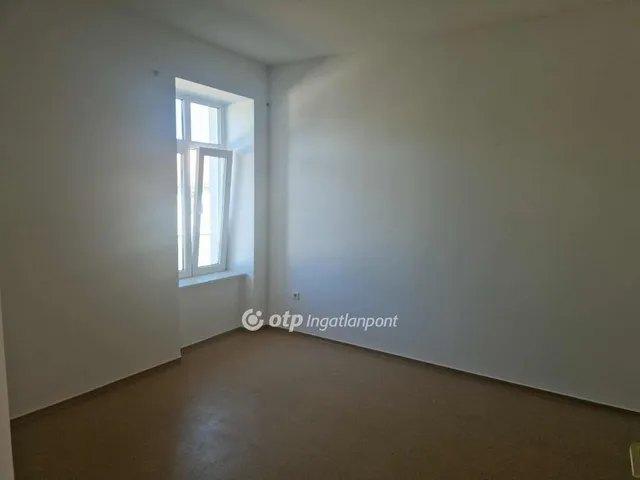 Eladó lakás Tápiószele 62 nm