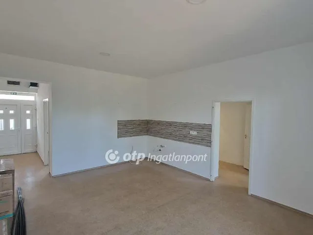 Eladó lakás Tápiószele 66 nm