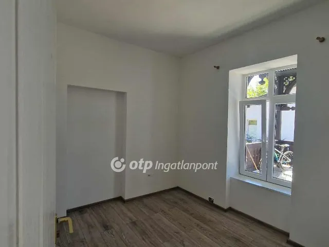 Eladó lakás Tápiószele 66 nm