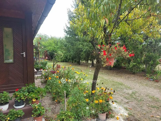 Eladó üdülő és hétvégi ház Szentmártonkáta 107 nm