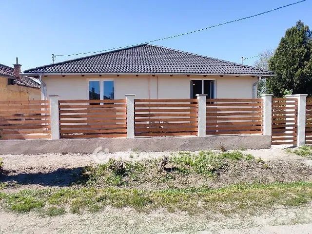 Eladó ház Tura 93 nm