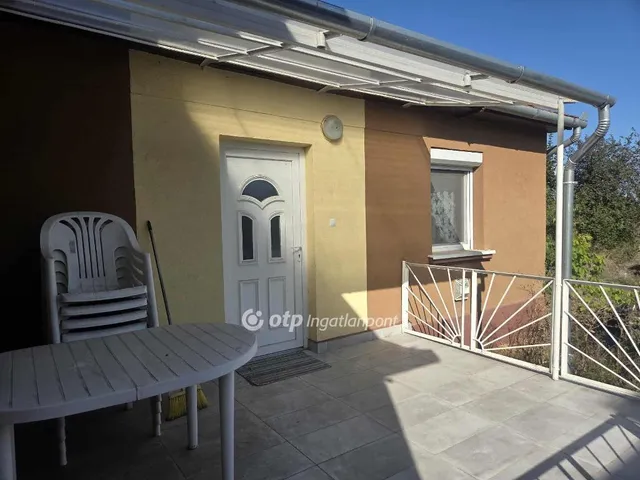 Eladó ház Újszász 89 nm