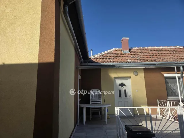 Eladó ház Újszász 89 nm