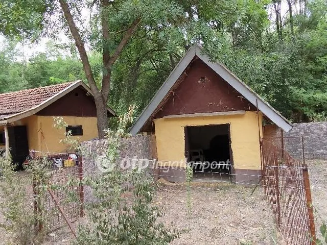 Eladó mezőgazdasági ingatlan Jászberény 80 nm