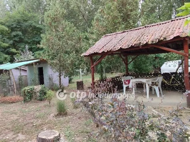 Eladó mezőgazdasági ingatlan Jászberény 80 nm