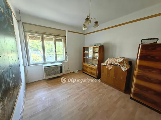 Eladó ház Kenderes 76 nm