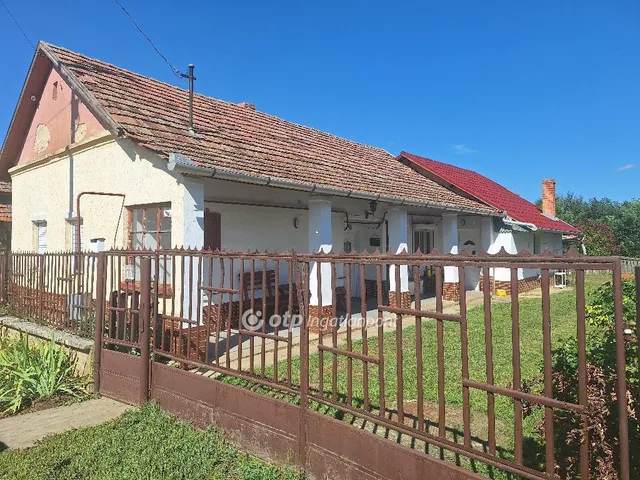 Eladó ház Tiszaörs 79 nm