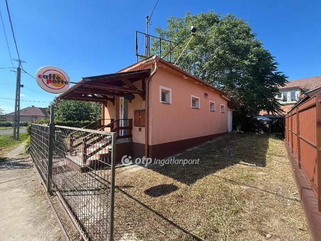 Eladó kereskedelmi és ipari ingatlan Berettyóújfalu 30 nm