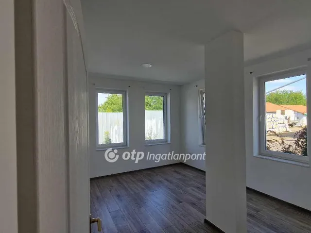 Eladó lakás Tápiószele 51 nm