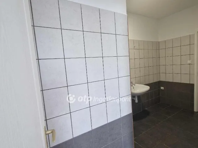 Eladó lakás Tápiószele 51 nm