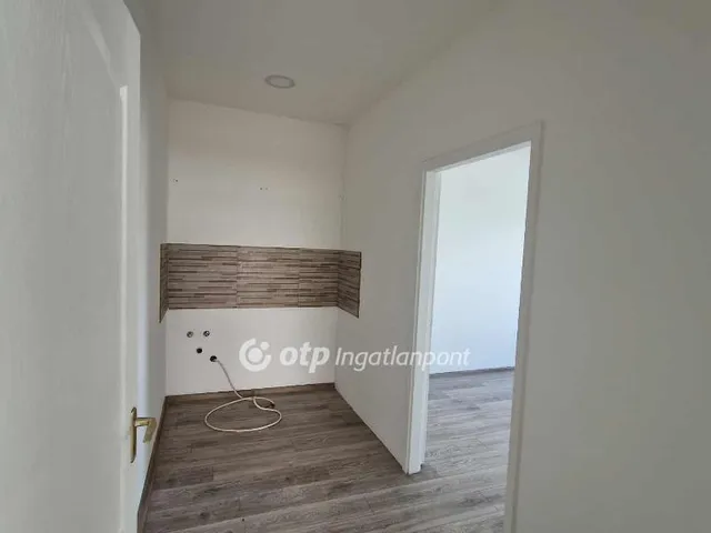 Eladó lakás Tápiószele 51 nm