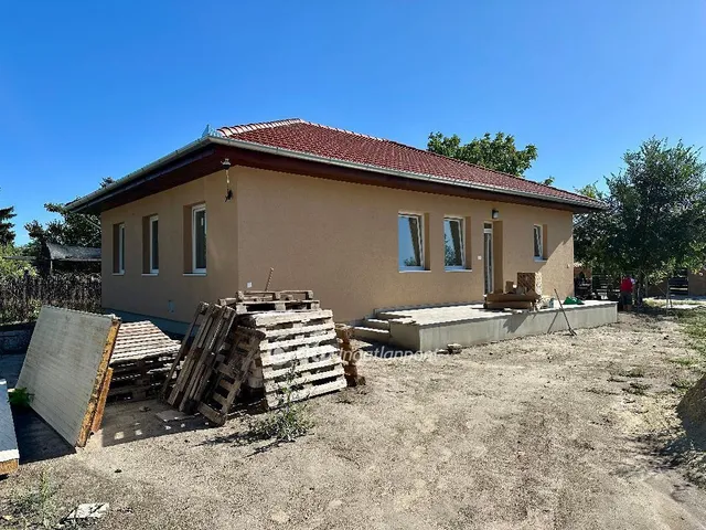 Eladó ház Cegléd 93 nm