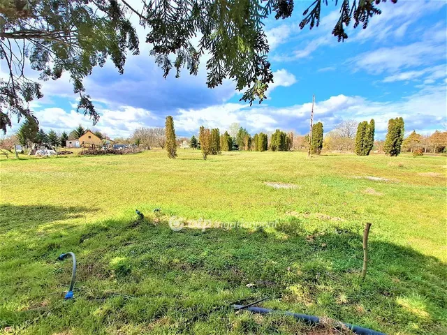 Eladó telek Cegléd 4163 nm