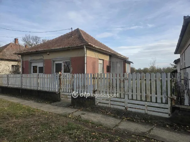 Eladó ház Jászkisér 90 nm