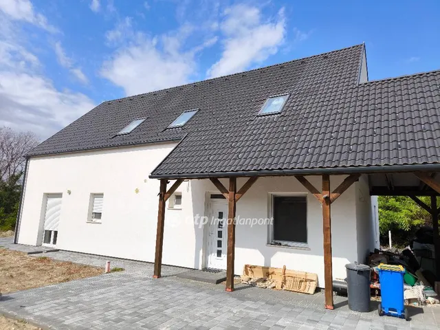 Eladó ház Ceglédbercel 172 nm