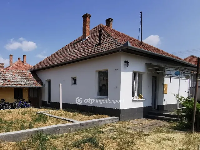 Eladó ház Jászkarajenő 74 nm