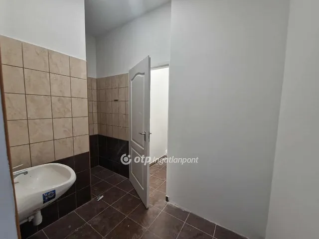 Eladó lakás Tápiószele 74 nm