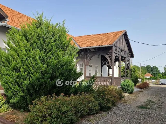 Eladó lakás Tápiószele 74 nm