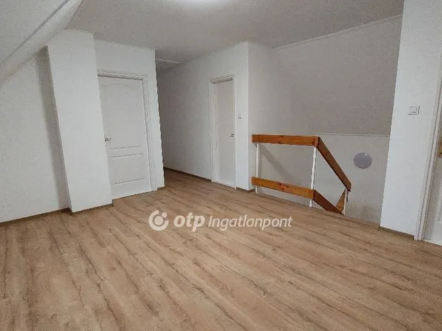 Eladó ház Kunhegyes 270 nm