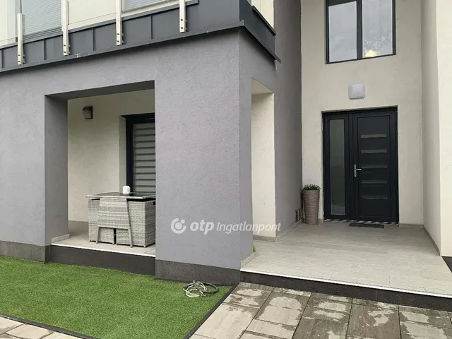 Eladó lakás Újhartyán 90 nm