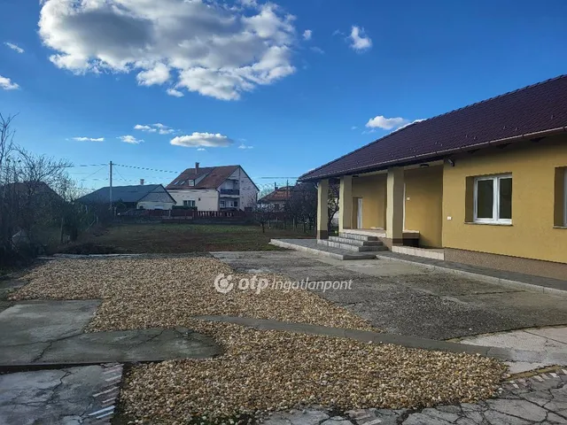 Eladó ház Boldog 155 nm