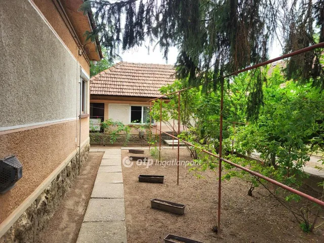 Eladó ház Pusztamonostor 56 nm