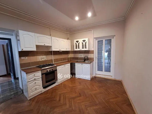 Eladó ház Kisújszállás 184 nm