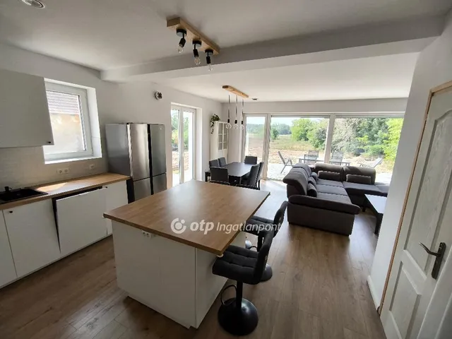 Eladó ház Ceglédbercel 172 nm