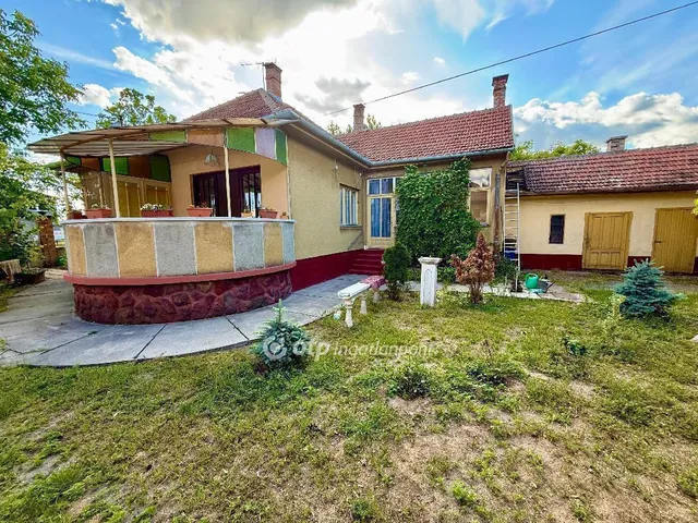 Eladó ház Cegléd 99 nm