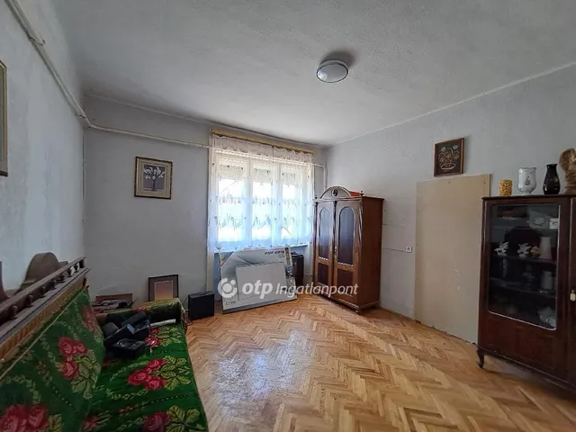 Eladó ház Kenderes 105 nm