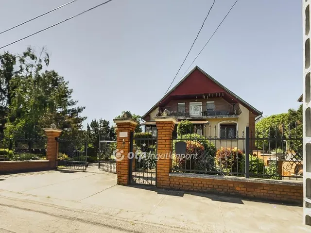 Eladó üdülő és hétvégi ház Cegléd 240 nm