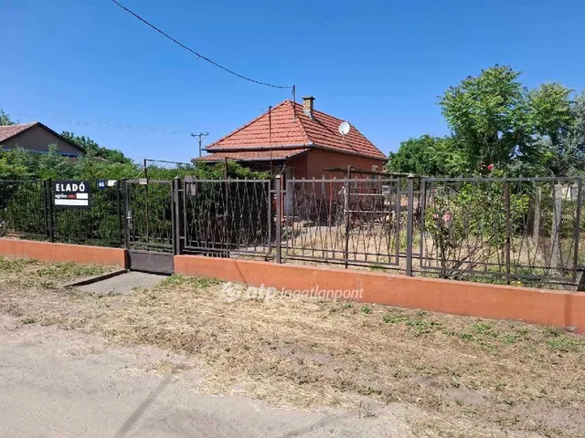 Eladó ház Cegléd 59 nm