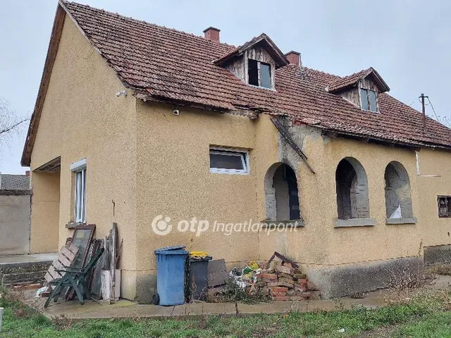 Eladó ház Tiszatenyő 88 nm