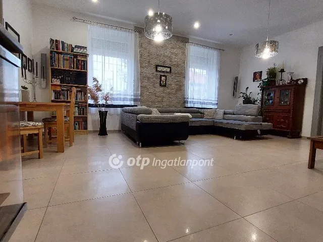 Eladó ház Kisújszállás 200 nm