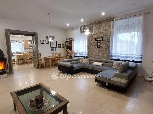 Eladó ház Kisújszállás 200 nm