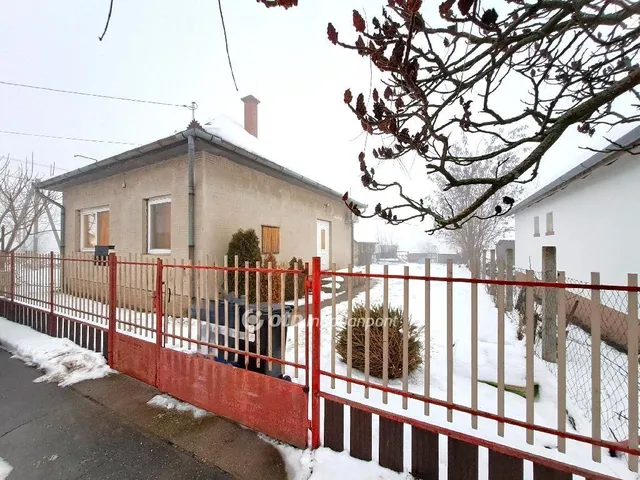 Eladó ház Törtel 68 nm