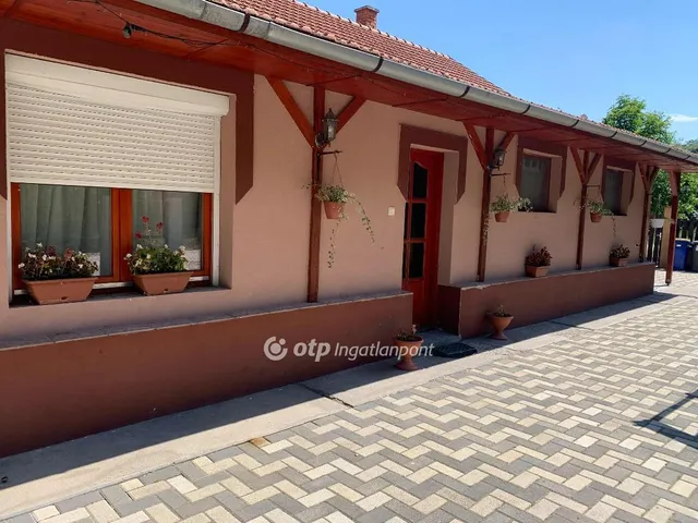 Eladó ház Csemő 108 nm