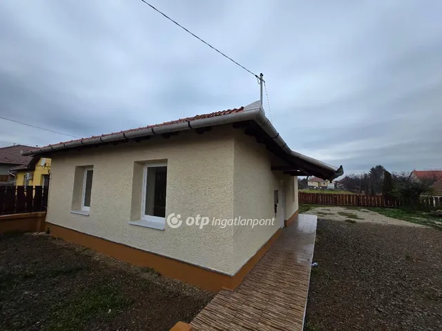 Eladó ház Heves, Újtelep 56 nm
