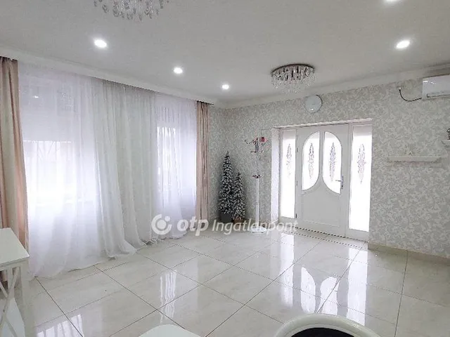 Eladó ház Kisújszállás 150 nm