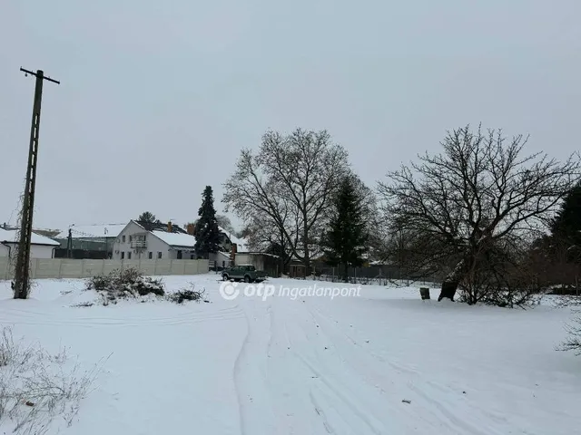 Eladó telek Jászfényszaru 1328 nm